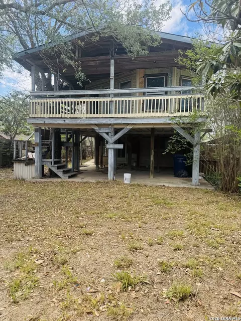 1119 Plum, Floresville, TX 78114