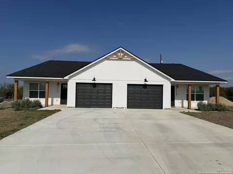 2105 Vista Rosa, Three Rivers, TX 78071