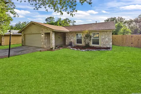 923 Saddlebrook Dr, San Antonio, TX 78245