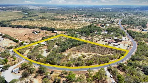 31 Indian Sunset, Lytle, TX 78052 photo 1