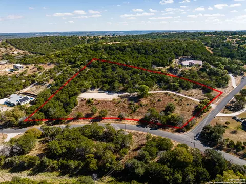 902 N Saddlewood Blvd, Kerrville, TX 78028