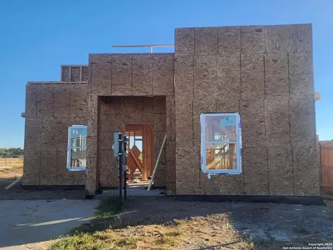 705 Bluebeard Ct, Laredo, TX 78046