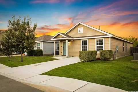 7722 Nopalitos Cv, San Antonio, TX 78239