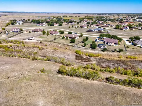 16026 Lake Shore Dr, Lytle, TX 78052