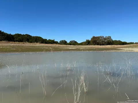 149 Tablerock Rdg, Camp Verde, TX 78010