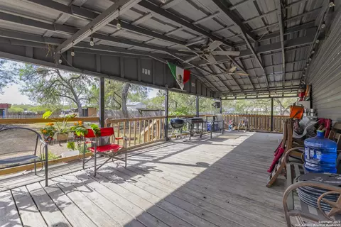 323 County Road 6842, Lytle, TX 78052 photo 1