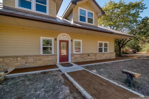 123 Bowie, Luling, TX 78648 photo 4