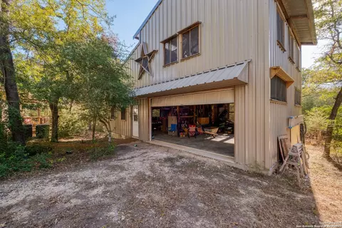 123 Bowie, Luling, TX 78648 photo 3