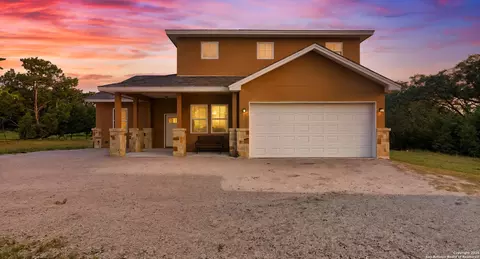 175 Crazy Horse Trl, Canyon Lake, TX 78133