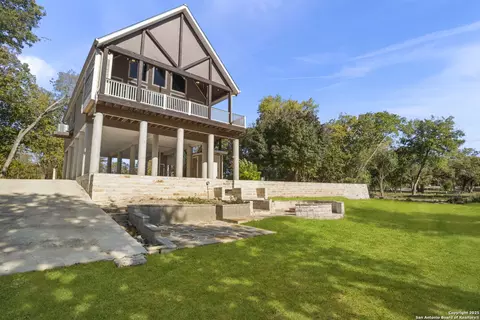 3615 Riverside Dr, Kerrville, TX 78028