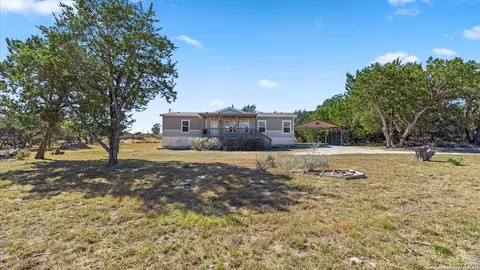 3309 Forest Trail Dr, Bandera, TX 78003