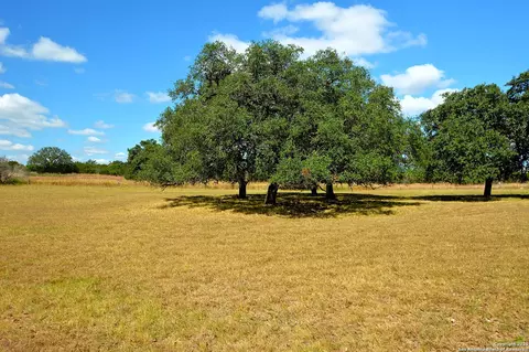 936 Saddle Club Dr, Kerrville, TX 78028