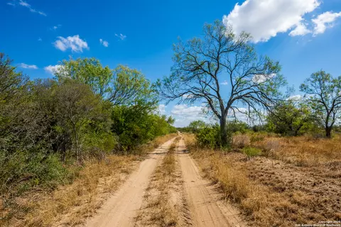 Cr 652 Cr 652, Devine, TX 78016 photo 2