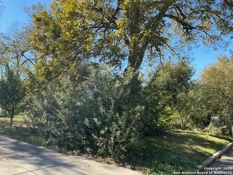 134 Vassar, San Antonio, TX 78212