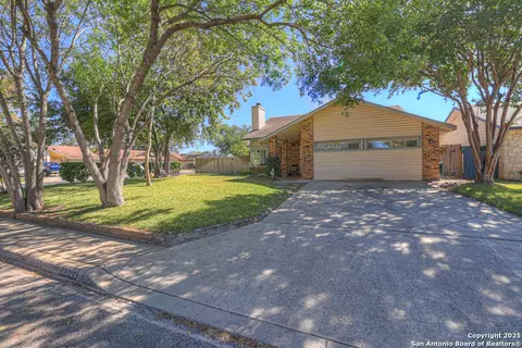 9302 SW Valley Bnd, San Antonio, TX 78250