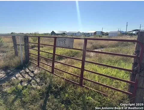 448 County Road 7712, Devine, TX 78016 photo 2
