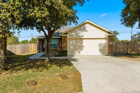5703 Cardinal Fls, San Antonio, TX 78239