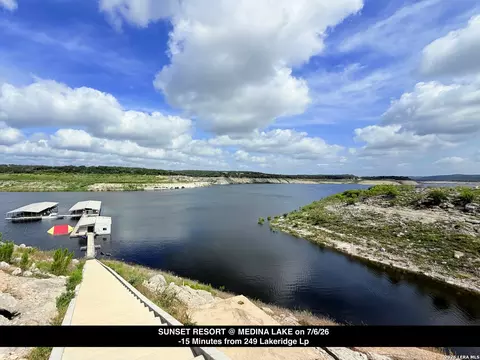 249 Lakeridge Loop, Lakehills, TX 78063