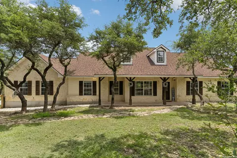 249 Lakeridge Loop, Lakehills, TX 78063