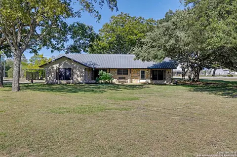 307 Us Highway 87, Stockdale, TX 78160