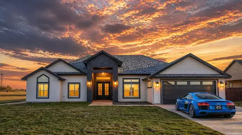 14 Hope Pl, Uvalde, TX 78801