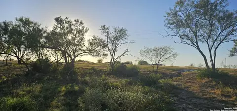 109 Sylas Hayes, Pleasanton, TX 78064