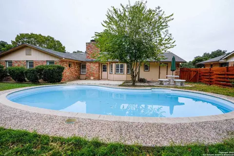 123 Granada, Universal City, TX 78148