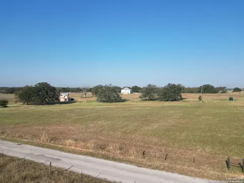 439 Arrow, Luling, TX 78648 photo 11