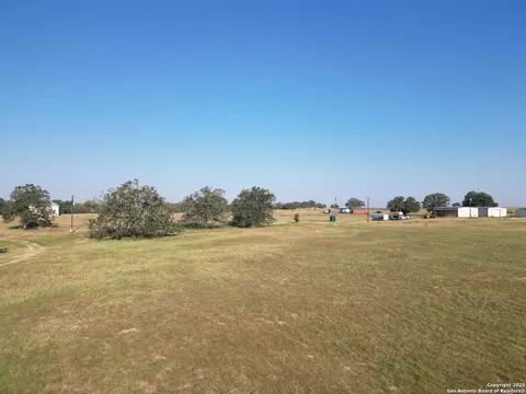 439 Arrow, Luling, TX 78648 photo 8