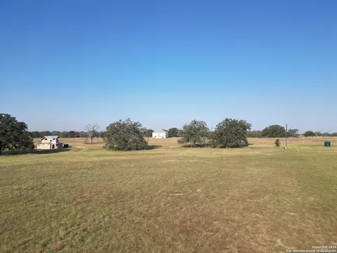 439 Arrow, Luling, TX 78648 photo 7