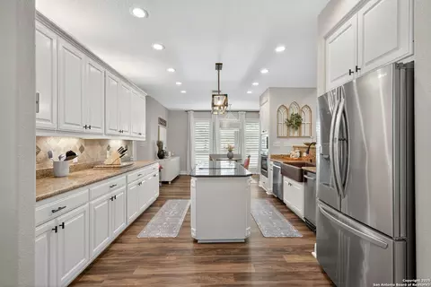 Kitchen - 2220 Fm 1343, Devine, TX 78016 photo 2 of 3