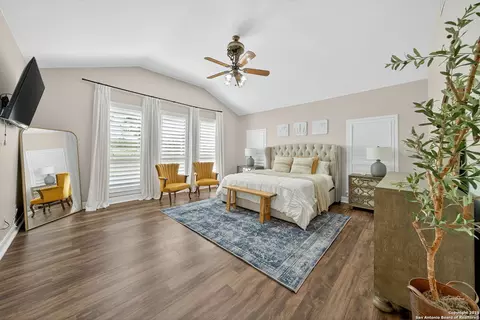 Bedroom - 2220 Fm 1343, Devine, TX 78016 photo 1 of 4