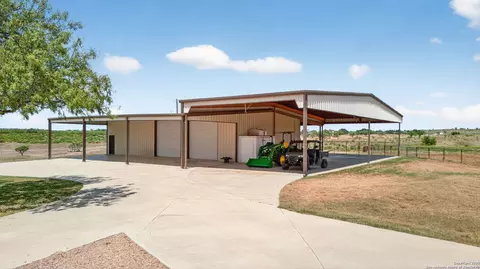 Exterior - 2220 Fm 1343, Devine, TX 78016 photo 4 of 6