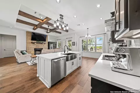 Kitchen - 267 Eagle Rock, Spring Branch, TX 78070 photo 1 of 3