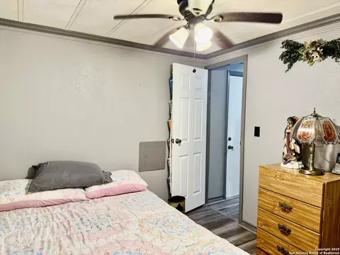 508 E Thornton, Three Rivers, TX 78071 photo 11