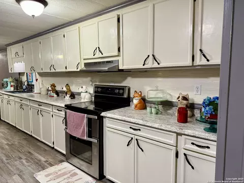 508 E Thornton, Three Rivers, TX 78071 photo 6