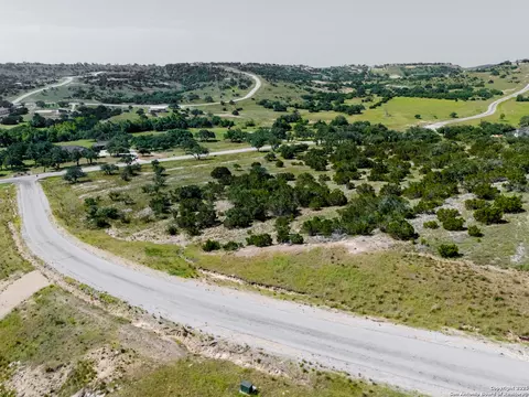 68 Majestic Hills Dr, Blanco, TX 78606