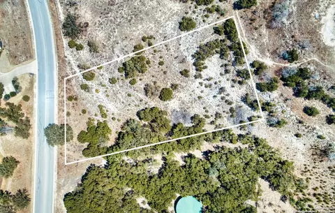 2100 Clubs Dr, Boerne, TX 78006