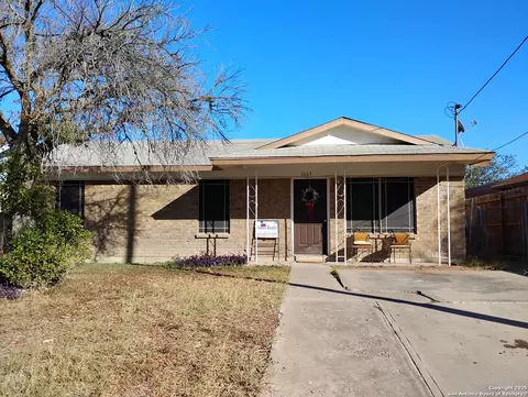 1665 Cristin Dr, Eagle Pass, TX 78852