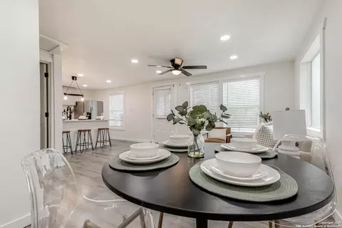 324 Overlook Rd, San Antonio, TX 78233