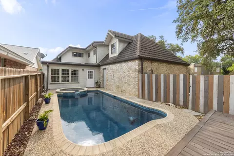 5203 Metcalf, Windcrest, TX 78239