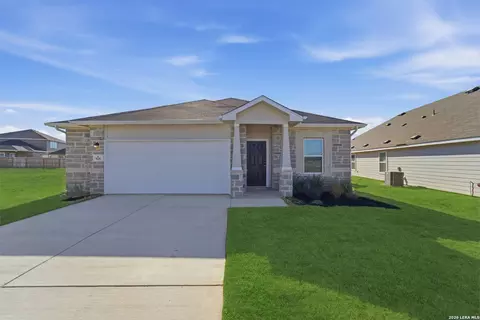 925 Gray Cloud Dr, New Braunfels, TX 78130