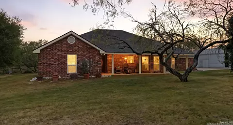 195 Cheyenne, Kingsbury, TX 78638