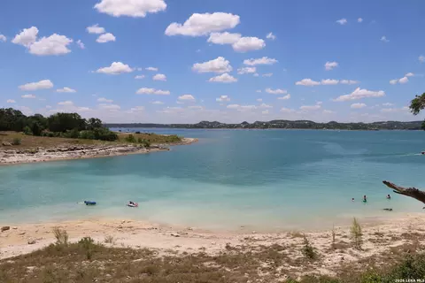 1950 Triple Peak, Canyon Lake, TX 78133
