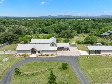 497 Cypress Fls, Utopia, TX 78884 photo 8