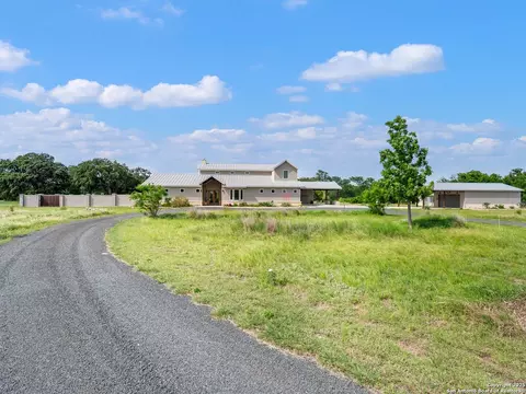 497 Cypress Fls, Utopia, TX 78884 photo 6