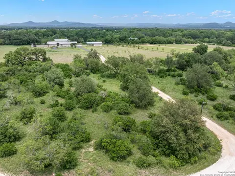 497 Cypress Fls, Utopia, TX 78884 photo 2