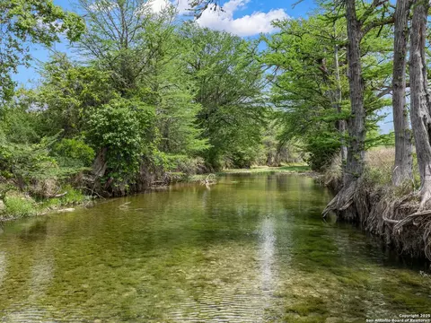 497 Cypress Fls, Utopia, TX 78884 photo 3