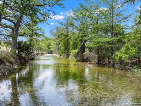 497 Cypress Fls, Utopia, TX 78884 photo 4