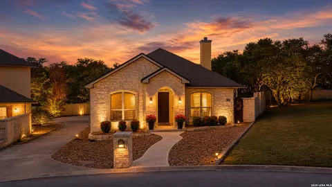 150 E St Andrews Loop, Kerrville, TX 78028